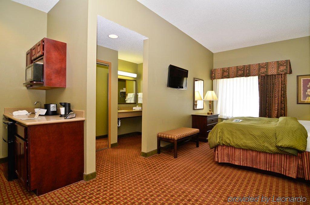Best Western Plus Two Rivers Hotel & Suites Demopolis Oda fotoğraf