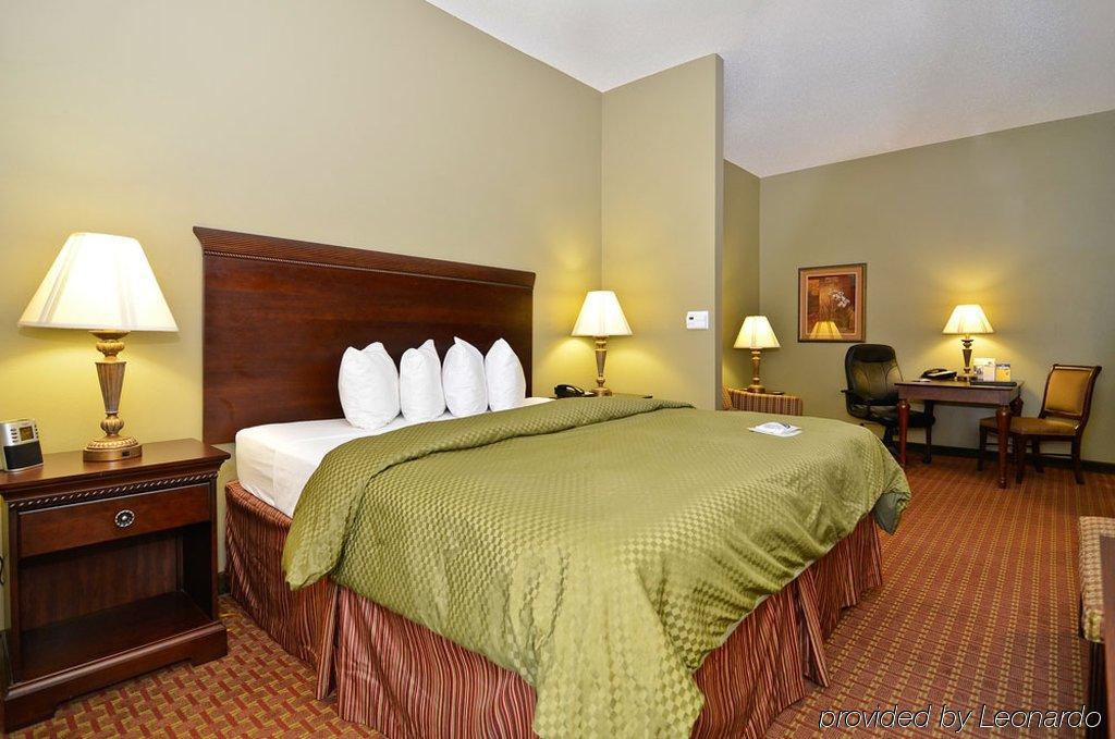 Best Western Plus Two Rivers Hotel & Suites Demopolis Oda fotoğraf